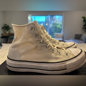 Converse Chuck Taylor All Star Platform Hi Canvas Shoes 560846C women’s 9.5